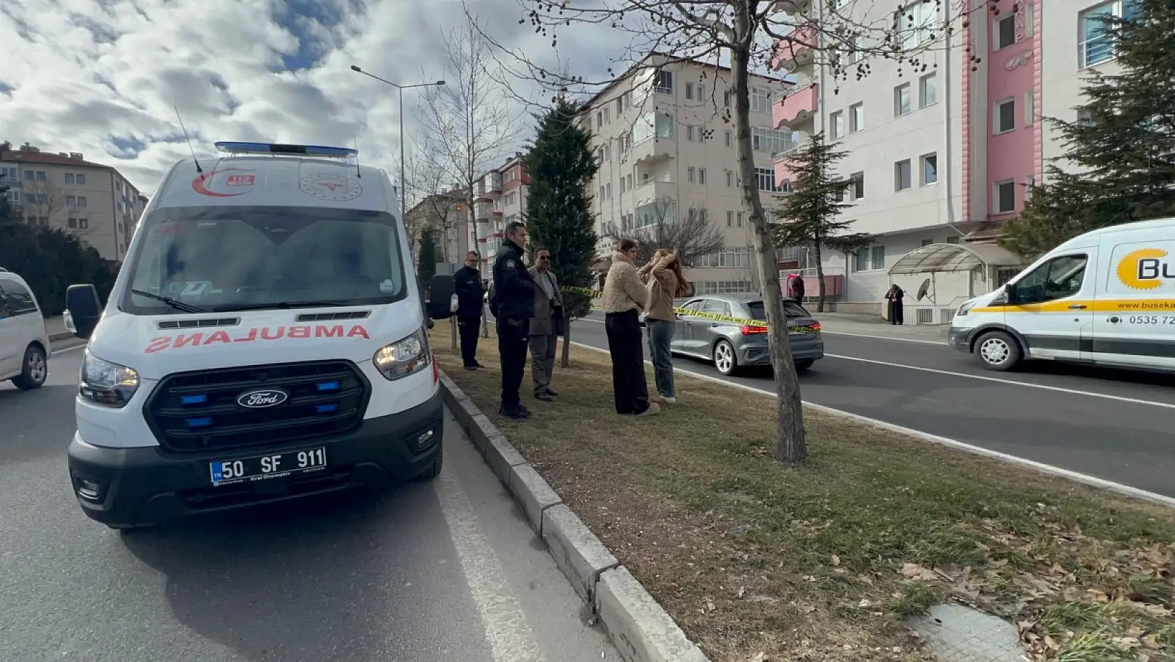 Yolun karşısına geçmek isterken can verdi