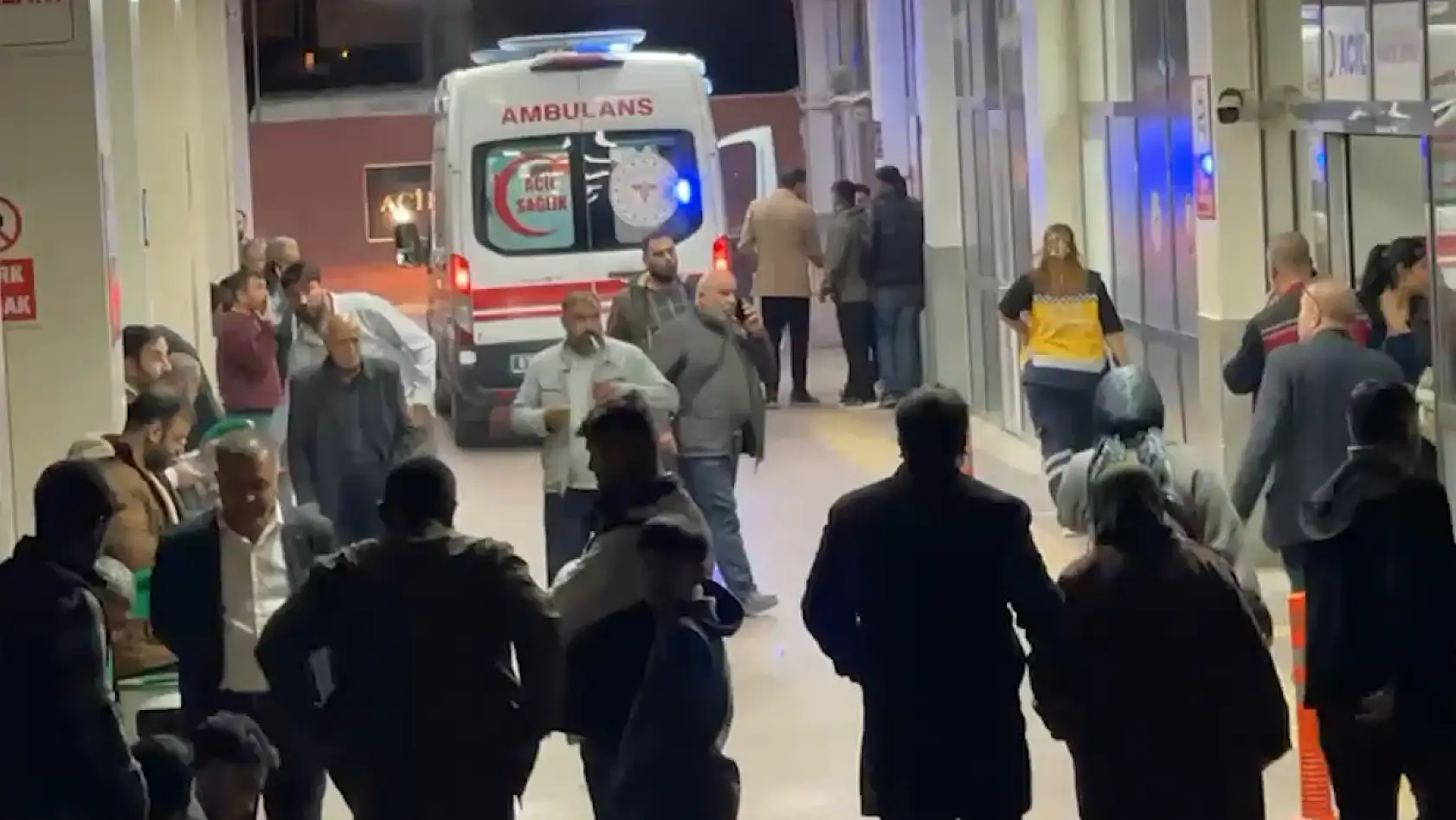 Bir çocuk babası, sevgilisine ateş ederken araya giren kişiyi vurup canına kıydı