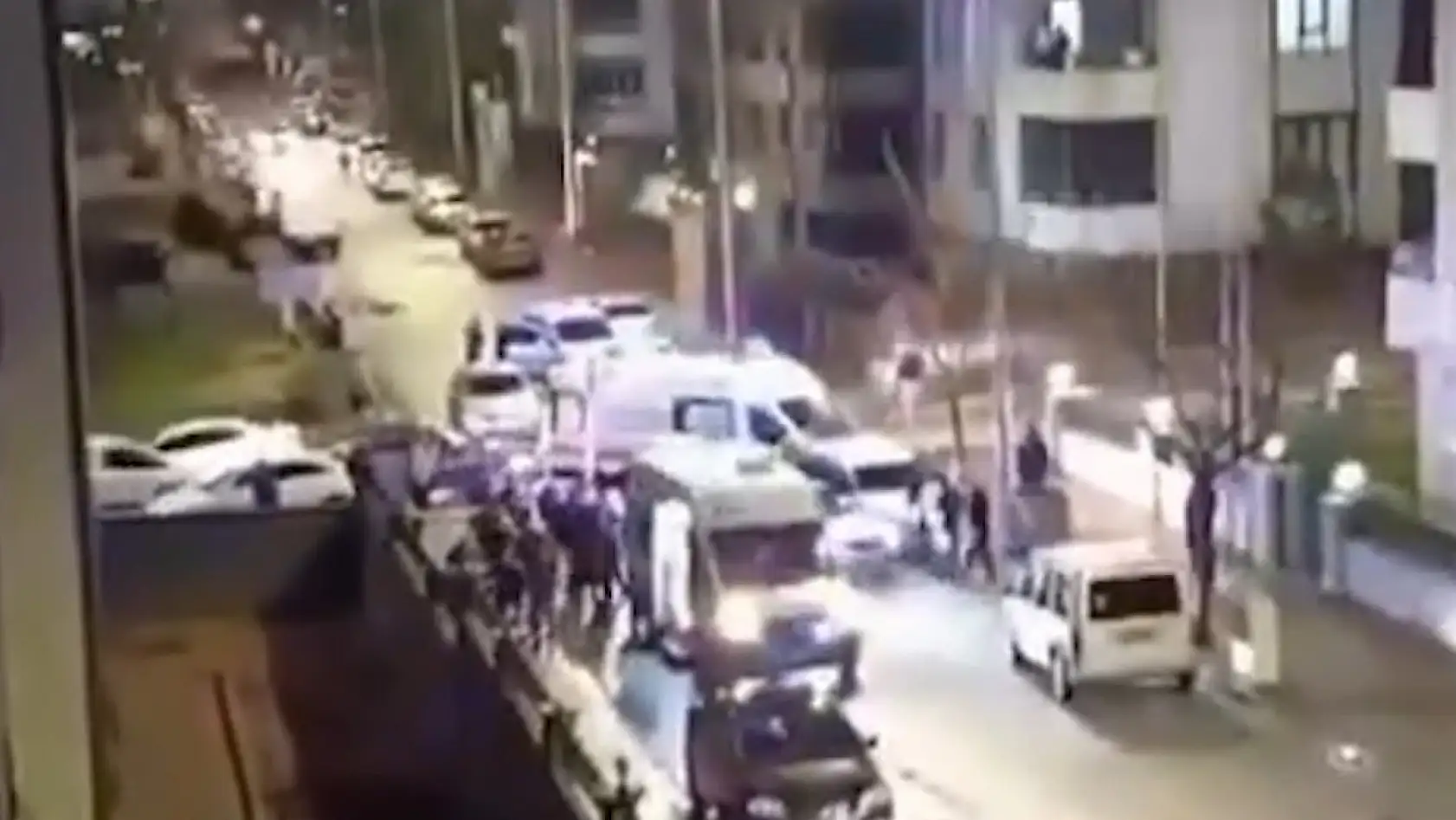 Bir çocuk babası, sevgilisine ateş ederken araya giren kişiyi vurup canına kıydı