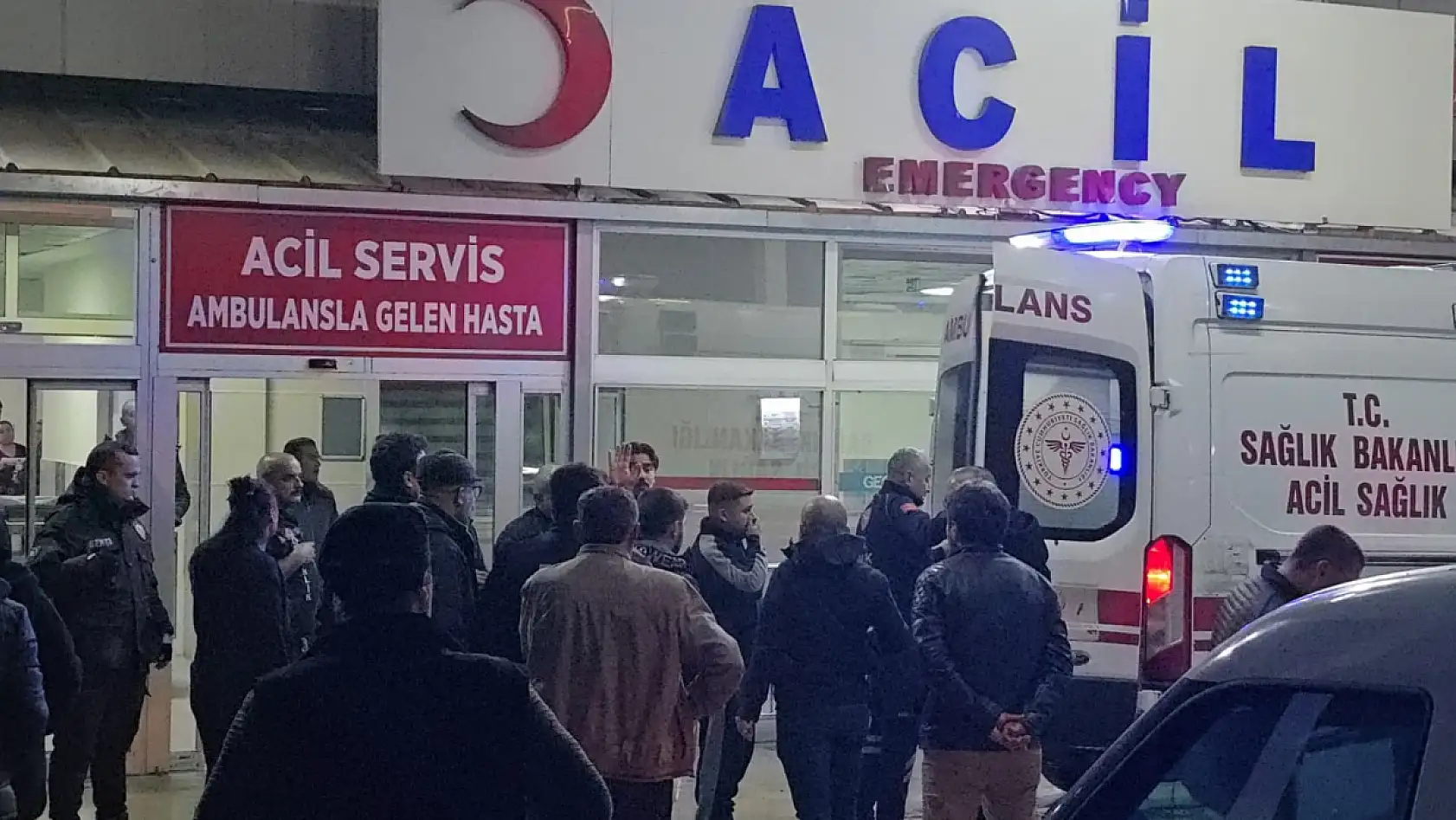 Tekel bayisinde bıçaklı kavga: 1 ölü, 1 ağır yaralı