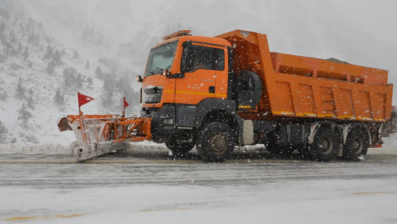 Konya-Antalya yolunda kar alarmı