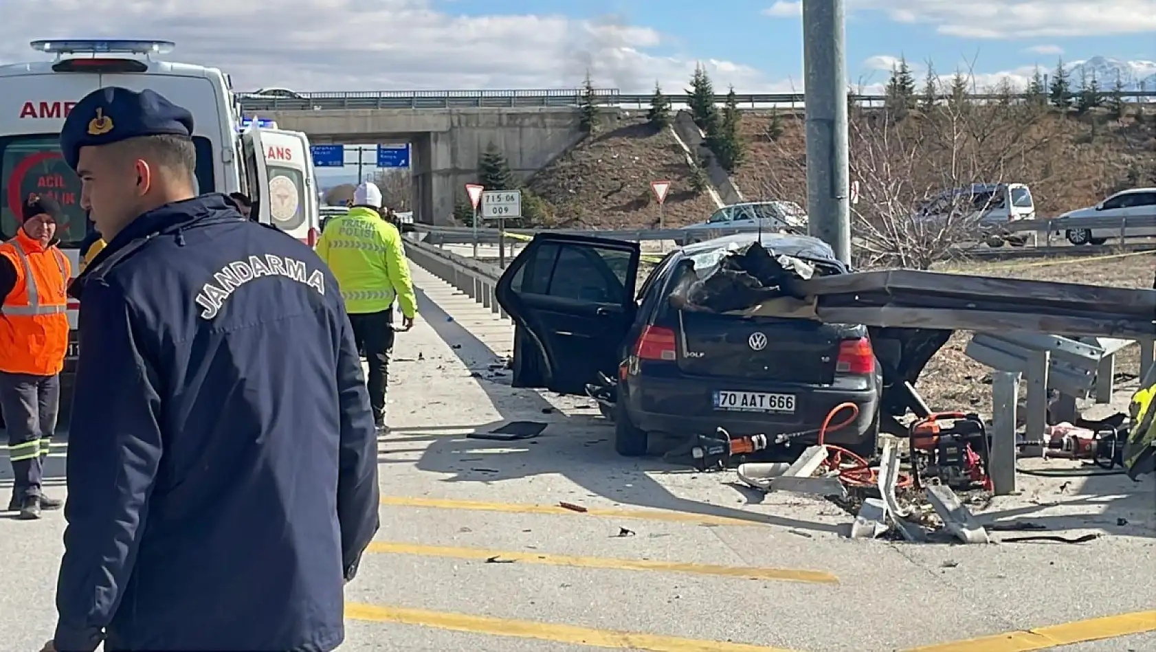 Ramazanın ilk günü Konya yolunda feci kaza: Anne ve baba öldü, 3 yaşındaki kızları yaralı kurtuldu