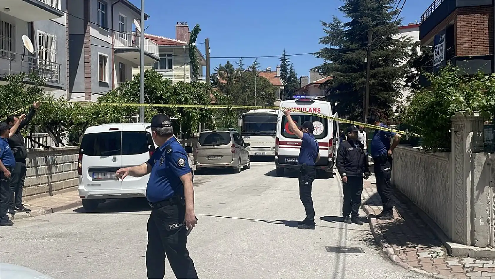 Konya merkezde cinnet geçiren evlat anne ve babasını hayattan kopardı