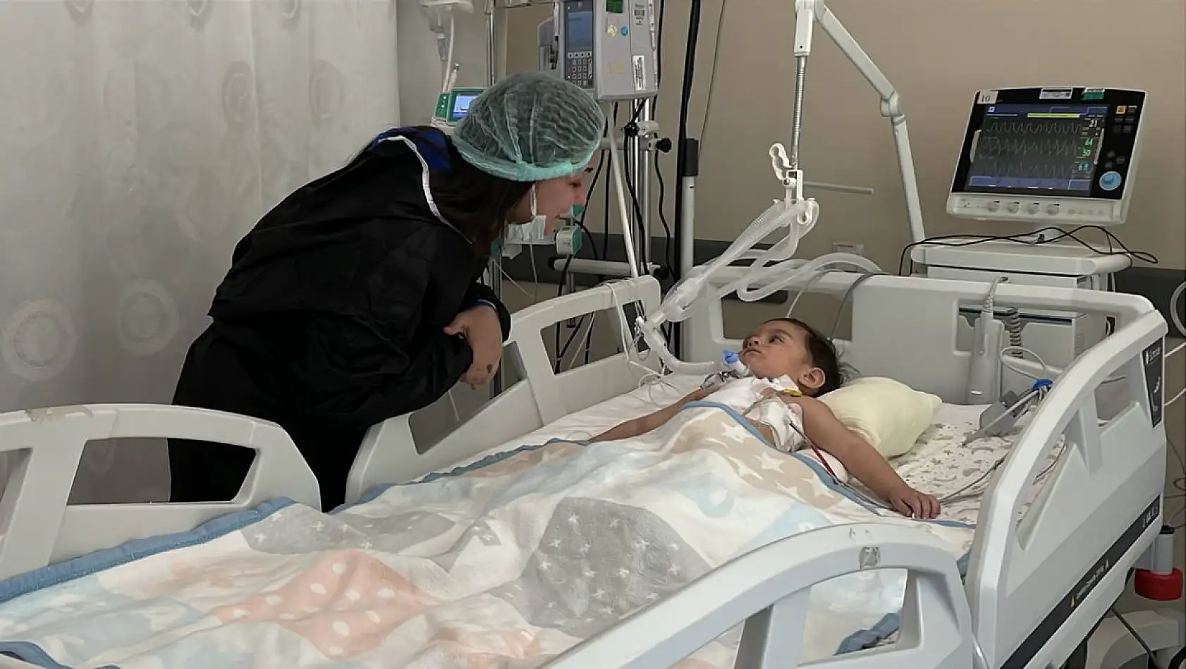 Konya Şehir Hastanesi'nde mucize operasyon: Bebeğin akciğerinden çıkan şey pes dedirtti