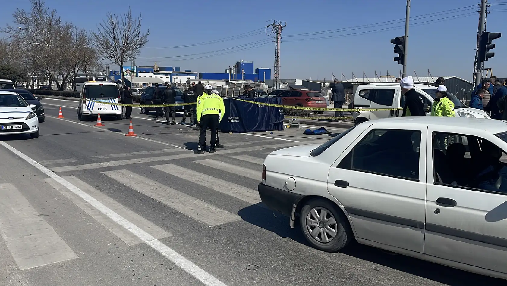 Konya merkezde ölümlü kaza! Gencin yakınları sinir krizi geçirdi