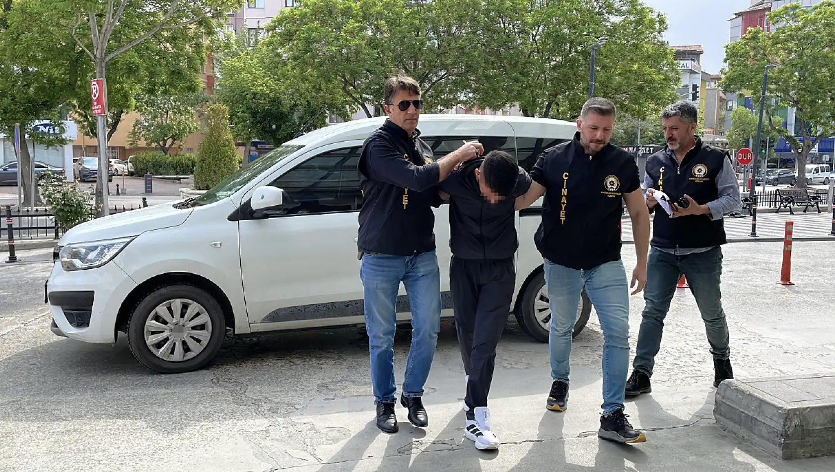 Konya merkezde annesinin sevgilisini öldürüp kaçan zanlı yakalandı