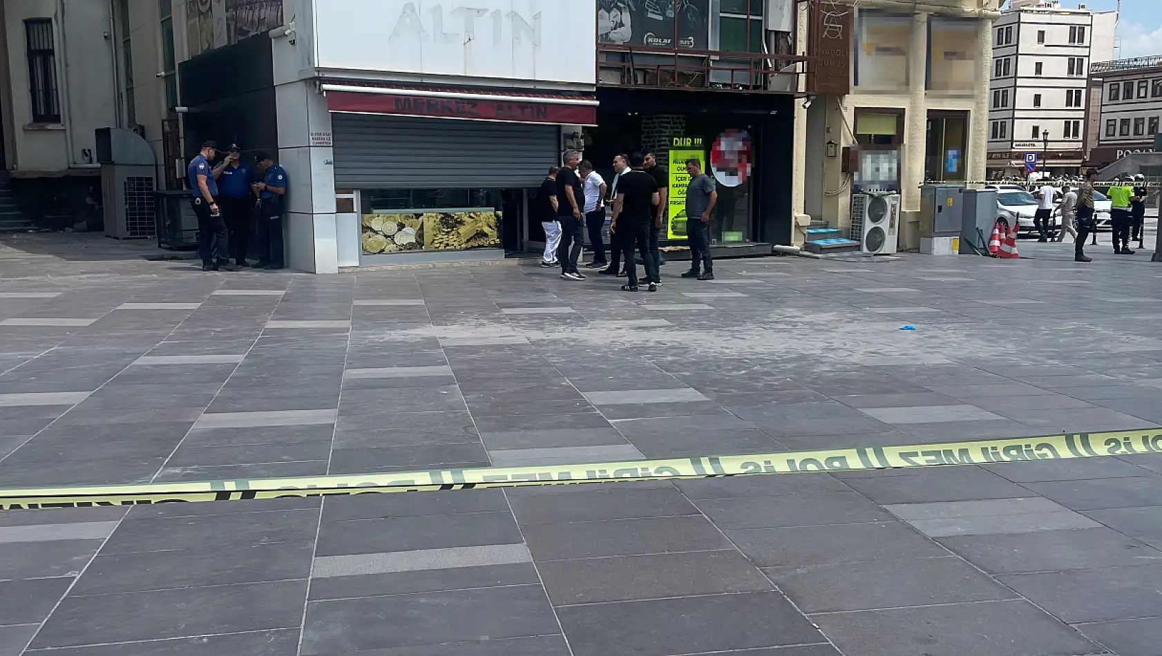 Konya'da Mevlana Caddesi üzerinde kuyumcuya silahlı saldırı