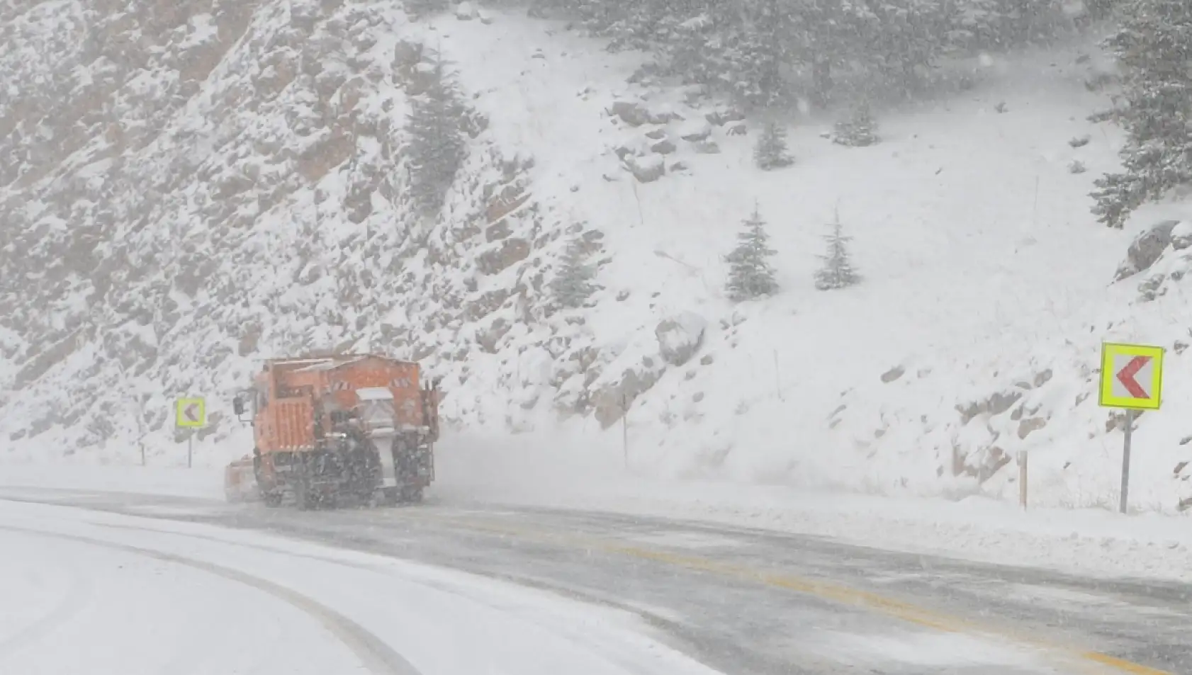 Konya-Antalya yolunda kar alarmı