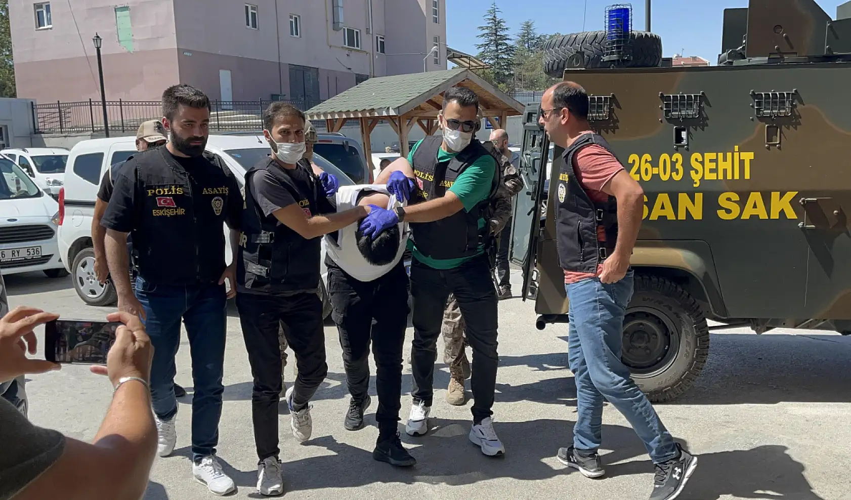Sokakta 5 kişiyi bıçaklayıp 75 yıl ceza almıştı Arda Küçükyetim cezaevinde hayatını kaybetti