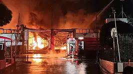 Akü farikasında korkutan yangın