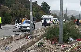Kınadan çıkıp düğüne giderken acı kaza: 1 ölü, 4 yaralı