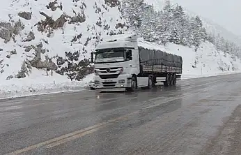 Konya-Antalya yolunda kar alarmı