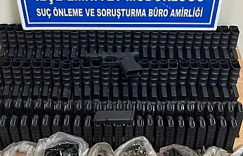 Konya'da polisin dikkati kaçakçılığı önledi! Valizinden silah fabrikası çıktı