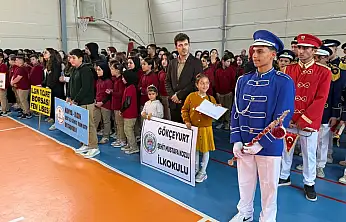Yalnızlığı geride kaldı: Konyalı İlayda 29 Ekim'i arkadaşlarıyla kutladı