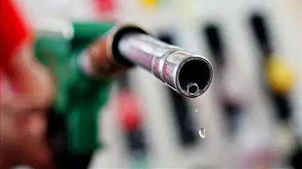 Sürücülere müjdeli haber: Benzine büyük indirim