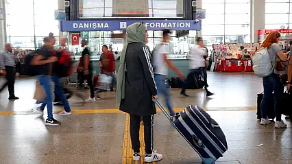 Yerli turist en çok akraba evinde kaldı, en fazla parayı yeme-içmeye harcadı