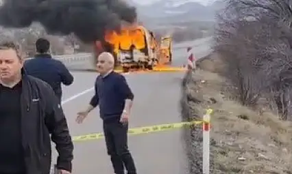 Konya'da minibüs alev topuna döndü!