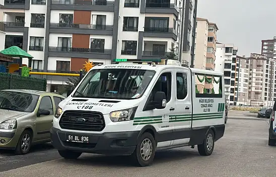 22 yaşındaki genç kız binanın çatı katında ölü bulundu!