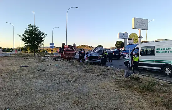 Antalya'dan dönen arazöz kaza yaptı: 1 ölü, 4 yaralı