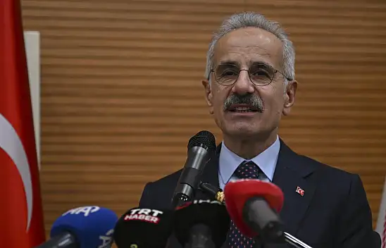 Bakan Uraloğlu: 19 yolcu için arama kurtarma çalışmaları devam ediyor