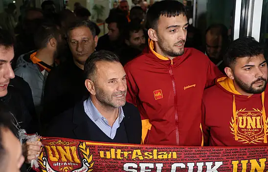 Galatasaray Konya'ya ulaştı: Okan Buruk ve öğrencilerine yoğun ilgi