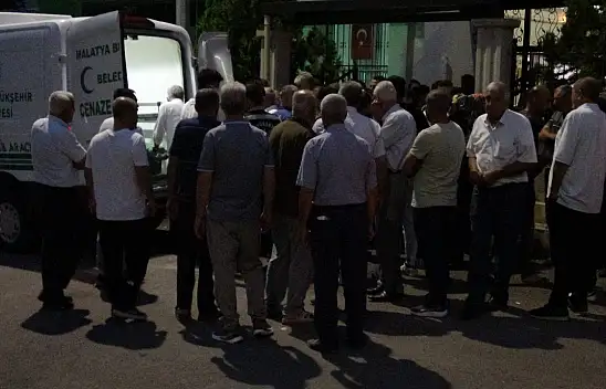 İş adamı evinde ölü bulundu