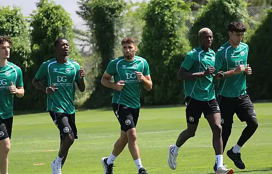 Konyaspor'un iki transferi şehirde bekliyor