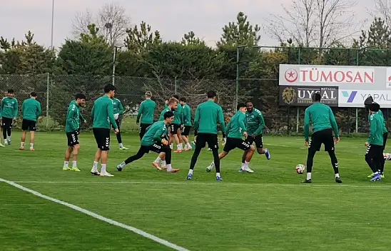 Konyaspor'da kadro bilmecesi yaşanıyor