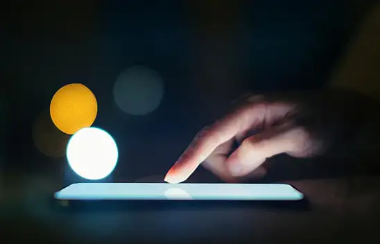 Sosyal medya bağımlılığı pahalıya patladı: Meta ve YouTube'a 3 milyon dolar tazminat