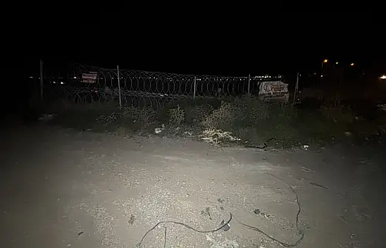 Yol kenarında erkek cesedi bulundu