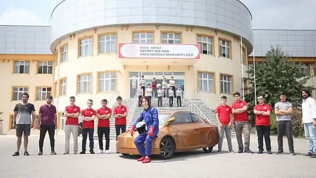 İmam Hatipli öğrencilerin tasarladığı elektrikli araç TEKNOFEST'te piste çıkacak