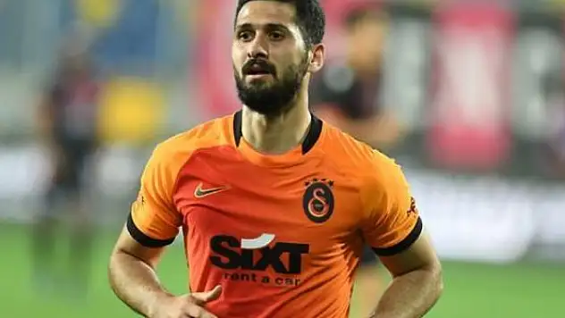 Galatasaraylı Emre Akbaba, Adana Demirspor'a transfer oldu.