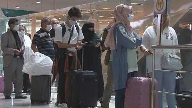 Seyahatte yeni dönem! Çift doz aşı da yetmiyor