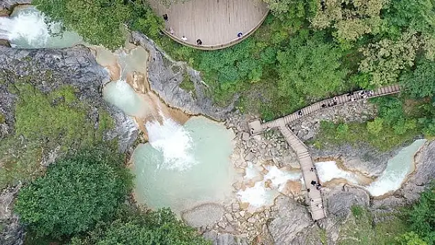 Doğal güzelliğiyle hayran bırakan 'Mavigöl' turistlerin uğrak yeri oldu