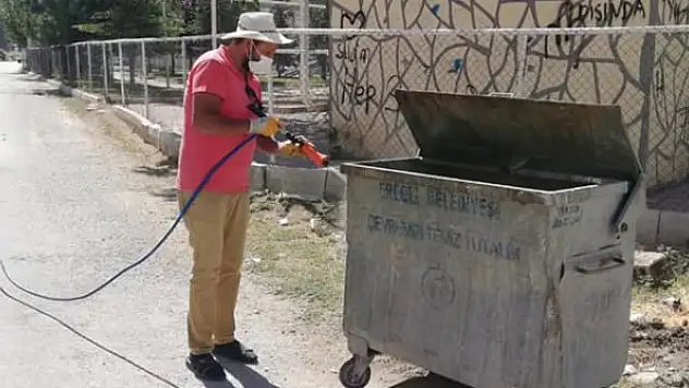 Çöp konteynerleri  temizlendi