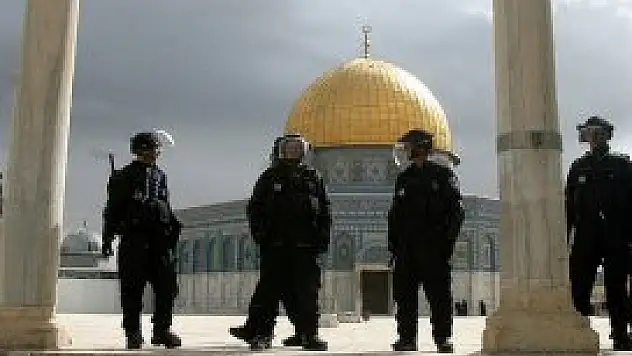 Kudüs Müftüsü'nü gözaltına aldılar