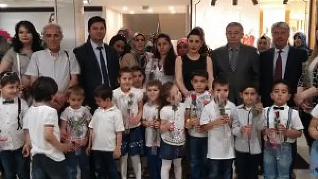Minik yüreklerden anlamlı sergi