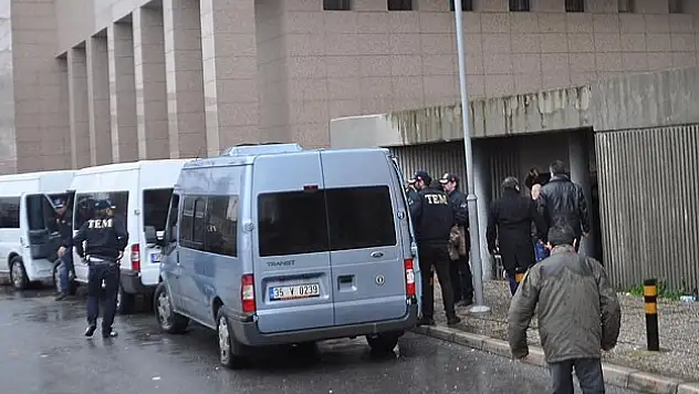 Usulsüz dinleme operasyonunda 7 kişi adliyeye sevk edildi