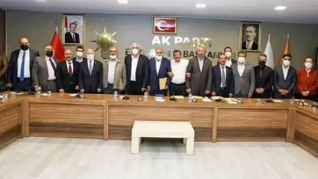 İYİ Parti'den istifa edip AK Parti'ye katıldılar