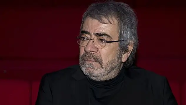 Sanatçı Selçuk Yöntem 'tost fotoğrafı' davasını kazandı