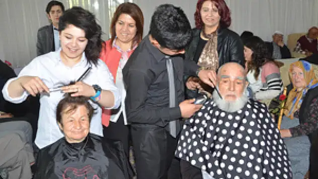 Huzurevi sakinlerine kişisel bakım yapıldı