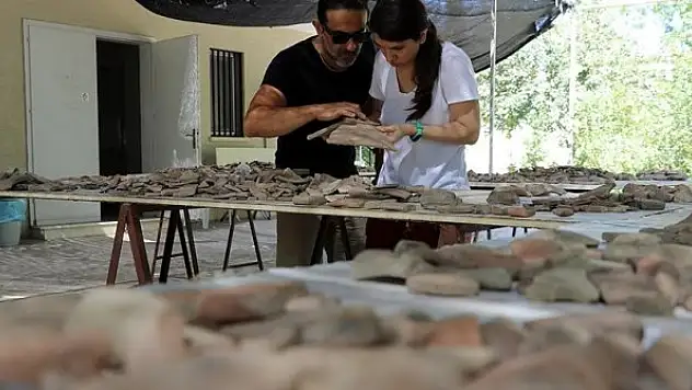 Öğrenciyken adım attıkları höyükte başkent 'Alalah'ı gün yüzüne çıkarıyorlar