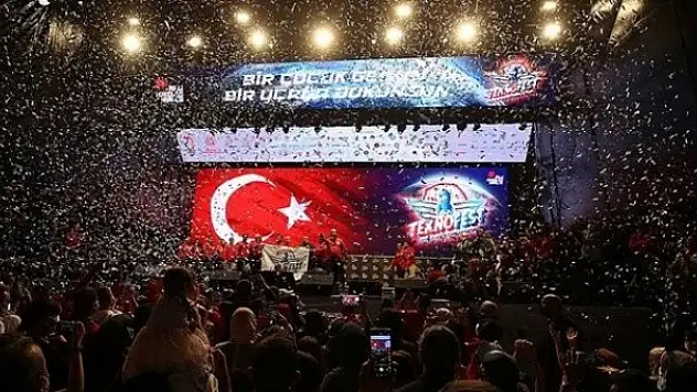 TEKNOFEST 2021 gösterişli bir vedayla son buldu