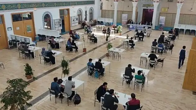 Huzur dolu  bir mekandayız