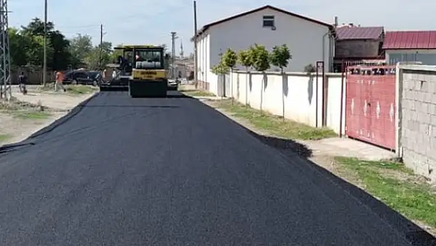 Çeltik'te yollara  bakım yapılıyor