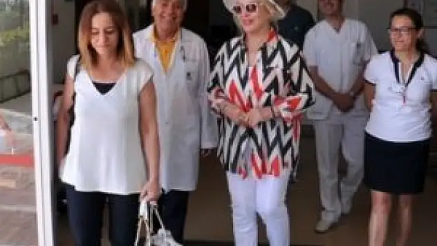 Emel Sayın kafa travması geçirdi