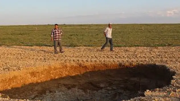 Konya'da 70 metre derinliğinde obruk oluştu