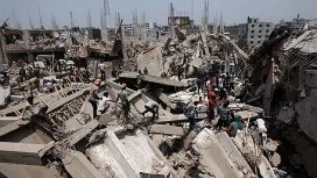 Bangladeş'te ölü sayısı 900'e ulaştı