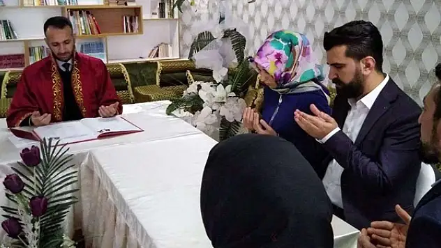 Müftülüklerde 38 bin resmi nikah kıyıldı