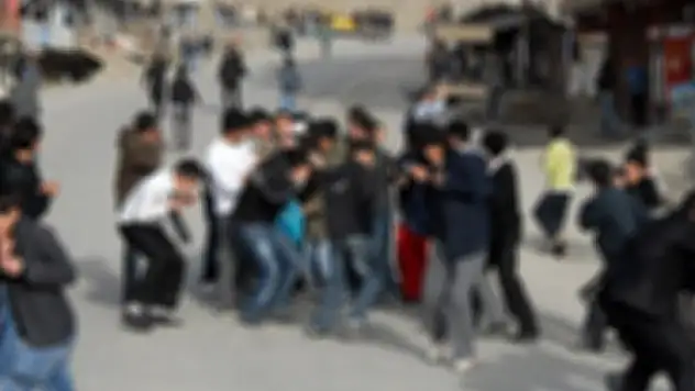 İzmir'de kavga: 18 yaralı